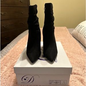 Black scrunch ankle boot